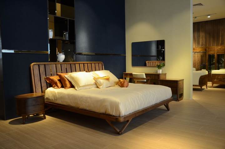 米黄色真皮 沙发组合